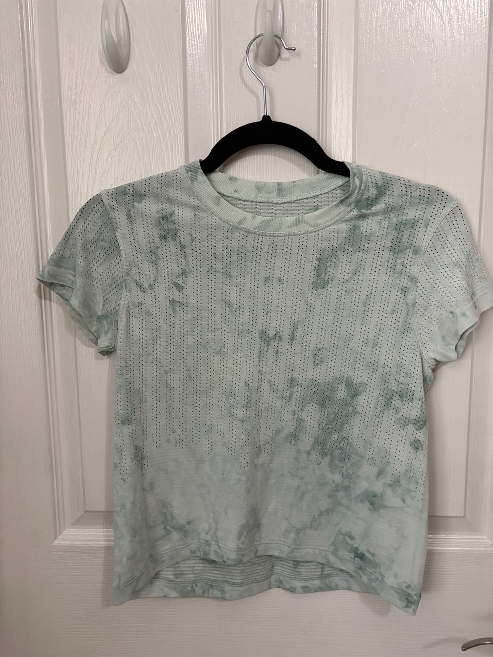 LULULEMON Light Green Tie-Dye Short Sleeve Women's Top